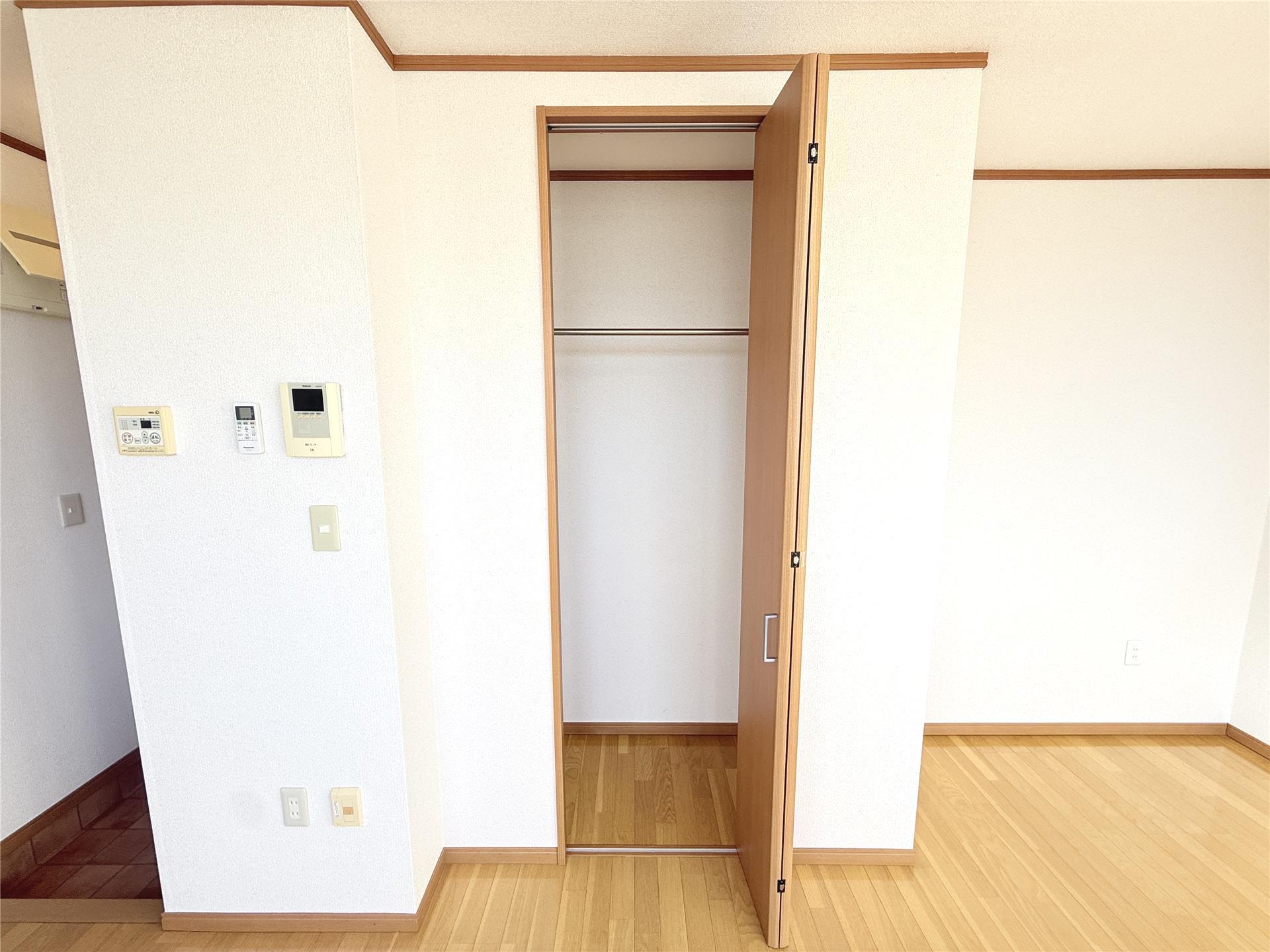 収納　※別部屋写真。現状優先。