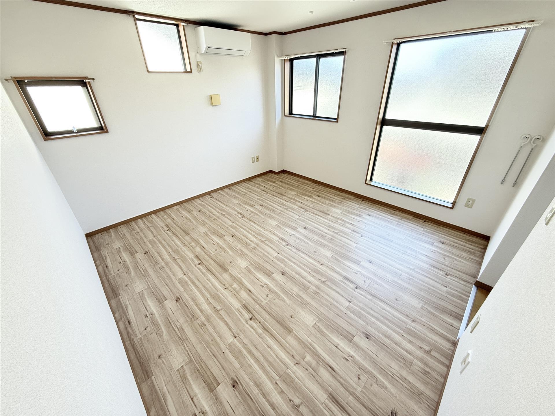 居室・リビング　※別部屋写真。現状優先。