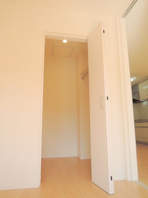 収納　★ウォークインクローゼット１．３帖★