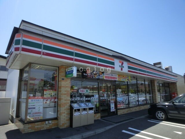 コンビニ　セブンイレブン札幌新琴似1条店（コンビニ）まで555m