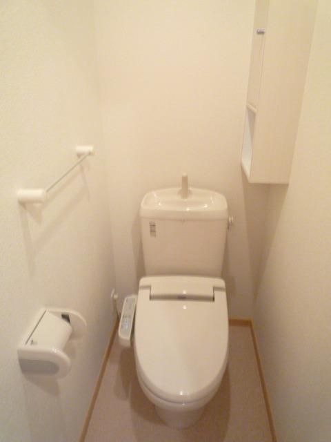 トイレ　温水洗浄便座付き