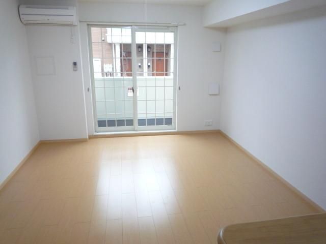 眺望　明るい洋室