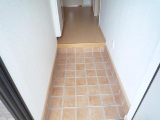 玄関　下駄箱あります