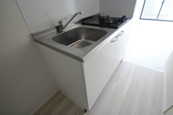 キッチン　※別の階の写真です。