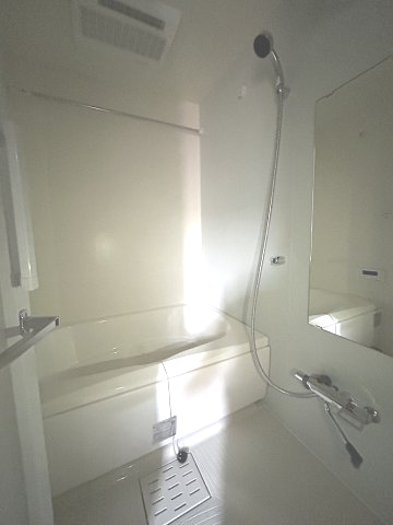 バス・シャワールーム　詳細は、RISUMO江坂本店までお問合せください♪