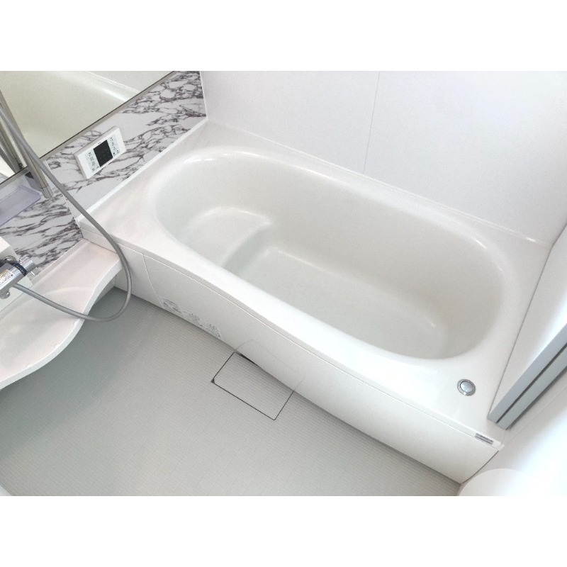 バス・シャワールーム　浴室乾燥機＆追焚機能付き広々バスルーム♪