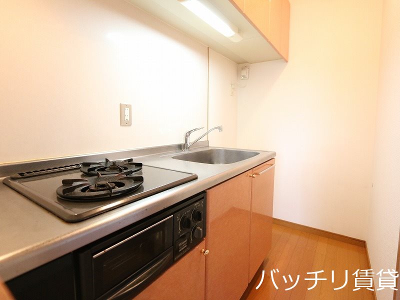 キッチン　別号室タイプの為、現状を優先します