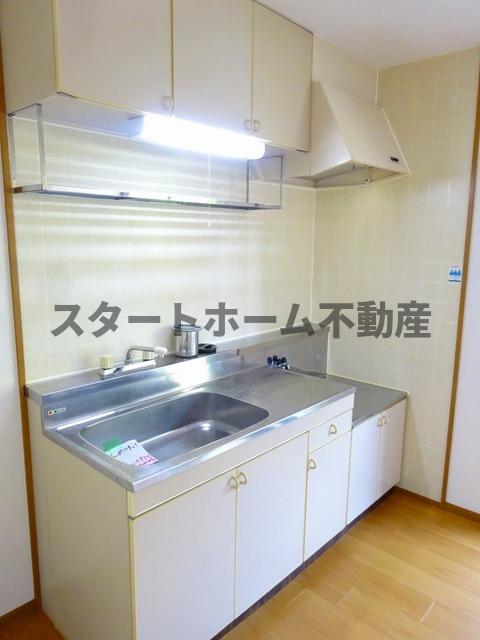 キッチン　コンパクトなキッチンで掃除もラクラク
