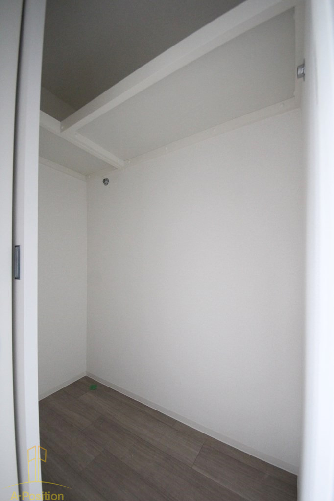 収納　セレニテ福島プリエ