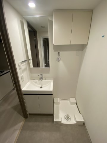 洗面設備　ゆったりとスペースのある洗面所