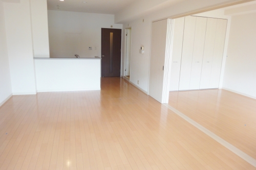 居室・リビング　同物件別号室参考写真です。現状優先になります。