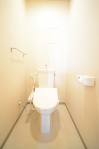 トイレ　画像は別号室。ご参考にどうぞ