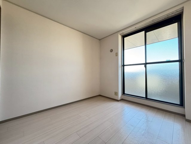 玄関　画像は別号室。ご参考にどうぞ