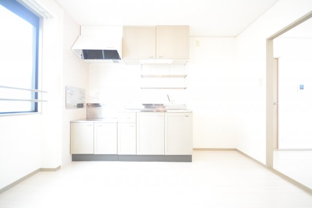 居室・リビング　画像は別号室。ご参考にどうぞ