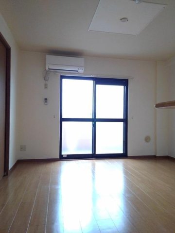 居室・リビング　使いやすい居間です