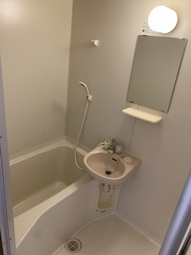 バス・シャワールーム　シンプルで機能的なユニットバスです！