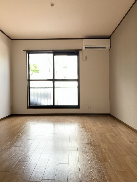 居室・リビング　洋室9.5帖の大きな１K