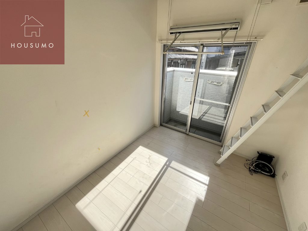 その他部屋・スペース　開放的な寝室です