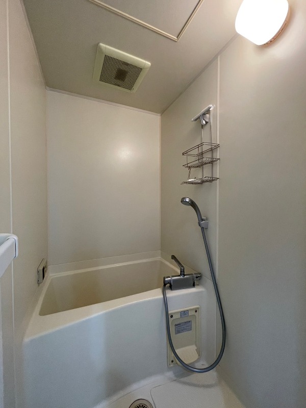 バス・シャワールーム　※別部屋参考写真