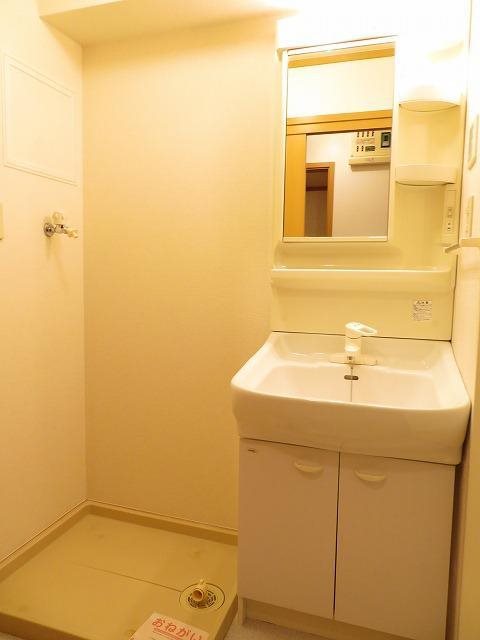 洗面設備　独立洗面台です。