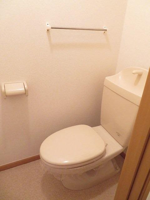 トイレ　清潔感のあるトイレです。
