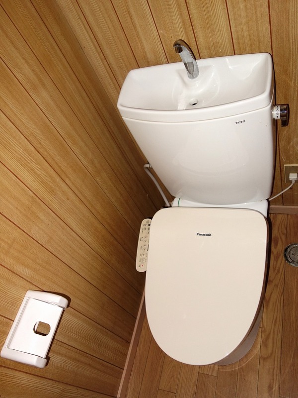 トイレ　ウオシュレット付きトイレ