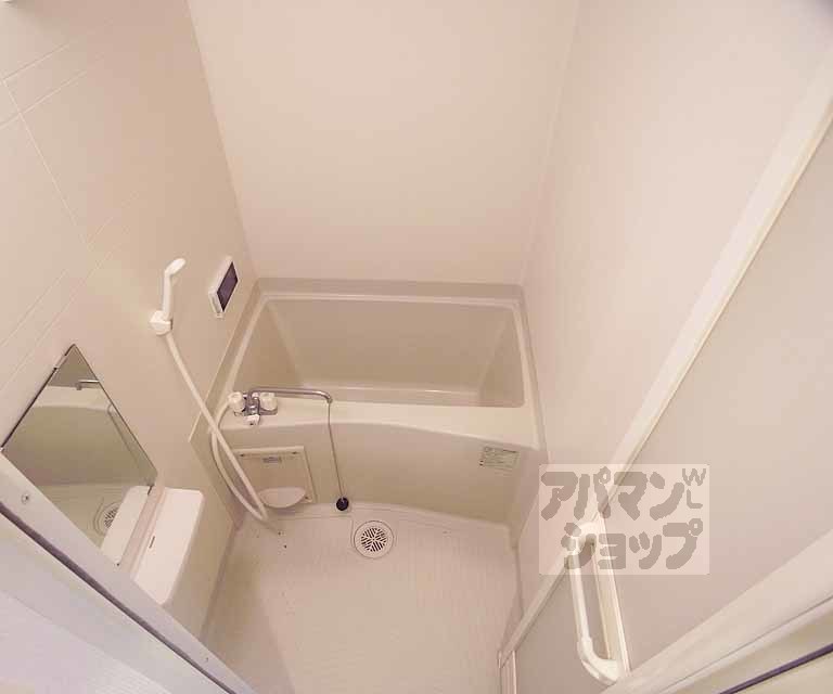 バス・シャワールーム　バスルームです。