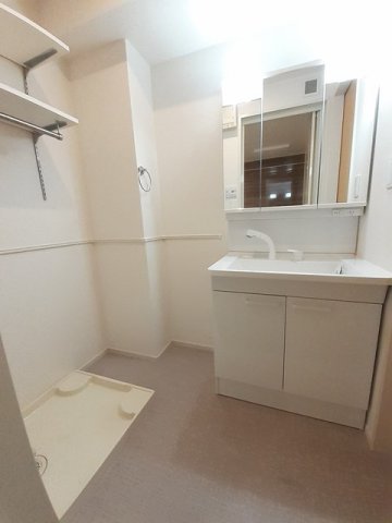 洗面設備　明るい洗面所です★