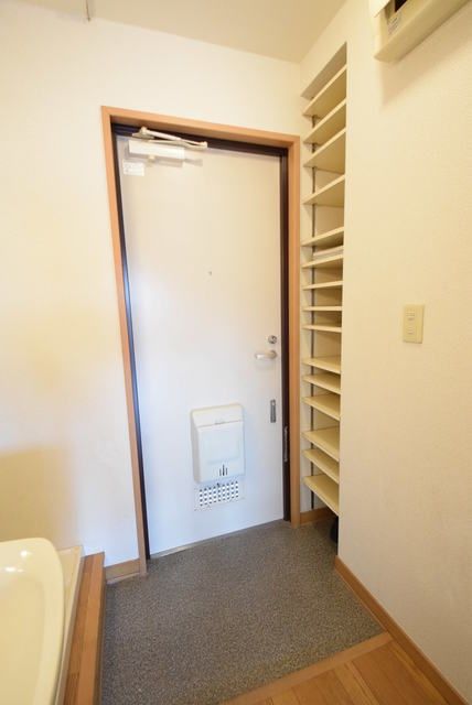 玄関　★お問い合わせはタウンハウジング町田店まで★