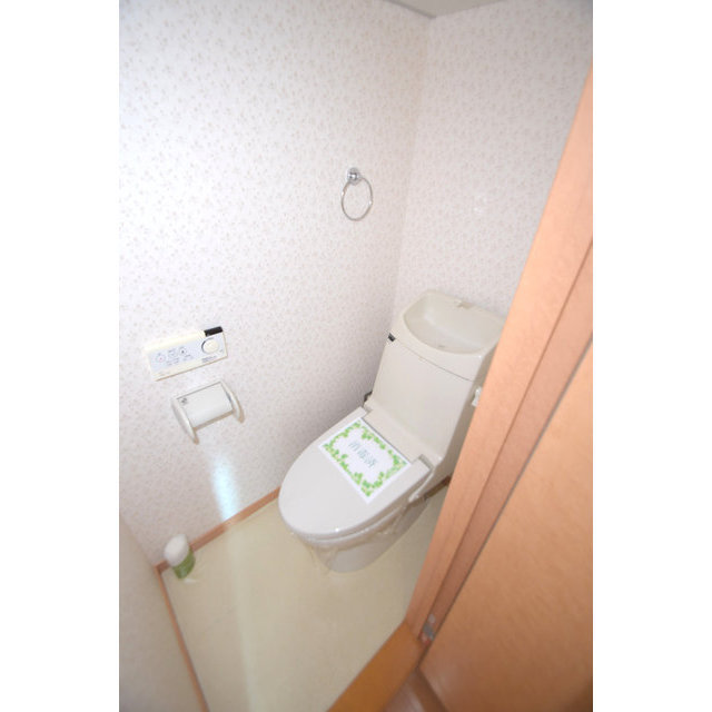 トイレ　温水洗浄便座