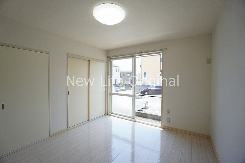 その他部屋・スペース　白を基調とした明るいお部屋で、インテリアが映えます☆