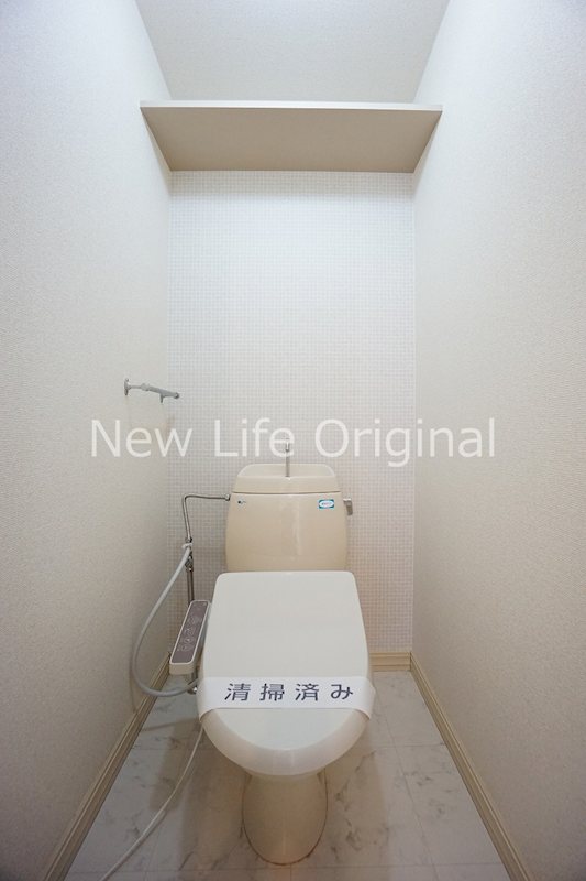 トイレ　快適な温水洗浄便座付きトイレです☆