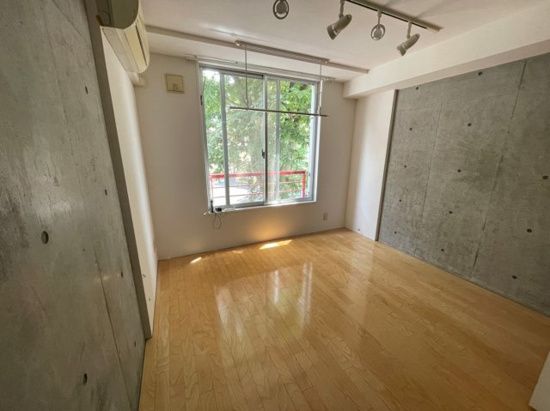 居室・リビング　☆明るい洋室☆