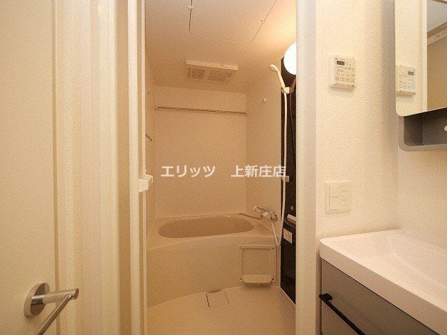 バス・シャワールーム　洗面