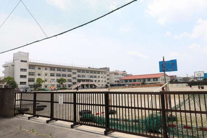 中学校　福栄中学校（中学校）まで199m