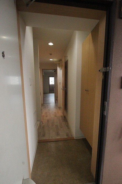 玄関　同物件、別号室のものです。