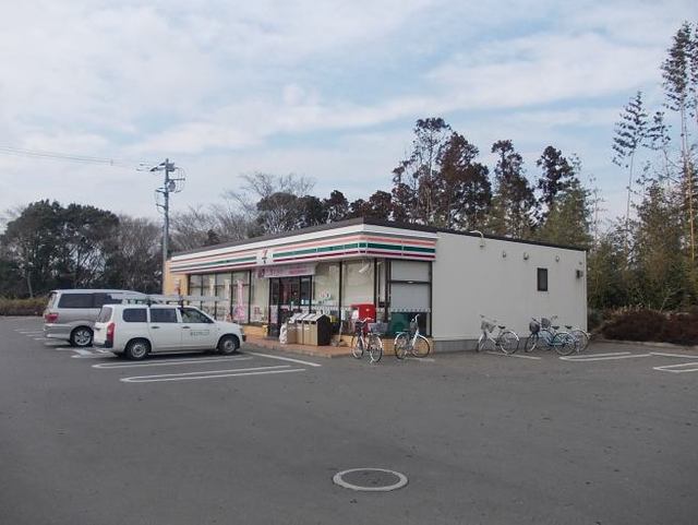 コンビニ　セブンイレブン（コンビニ）まで750m