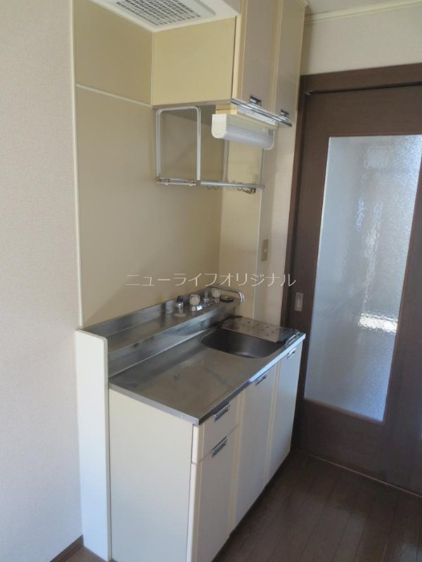 キッチン　まな板を置くスペースもあるので自炊も楽しめます♪