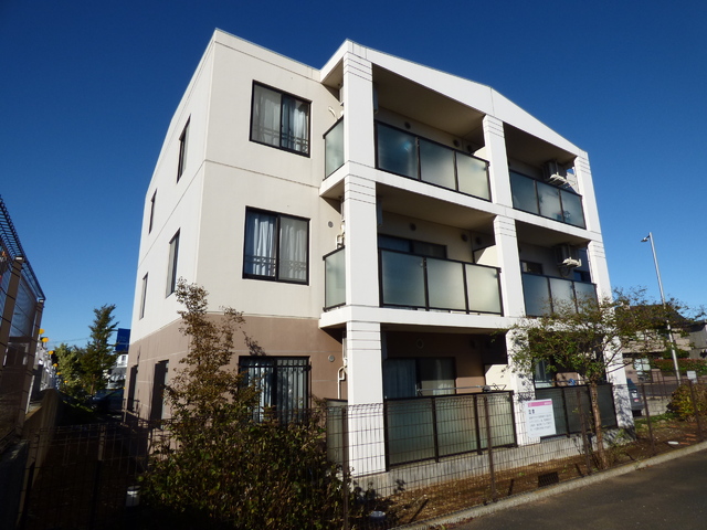 建物外観　３階建てマンションです！