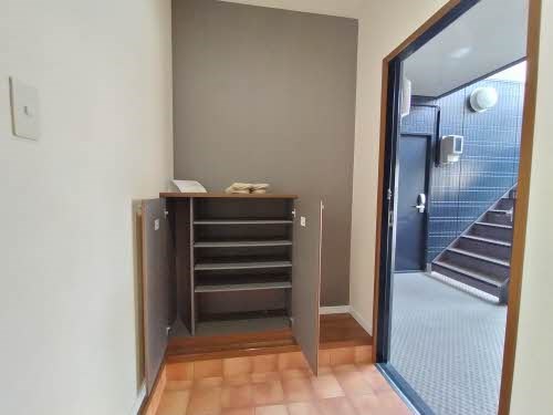 玄関　シューズボックス付き玄関