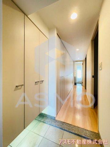 玄関　同マンション別部屋　参考写真