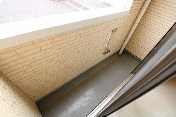 バルコニー　※同物件別号室となります。