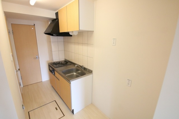 キッチン　※同物件別号室となります。