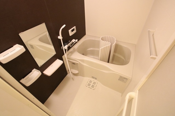 バス・シャワールーム　※同物件別号室となります。