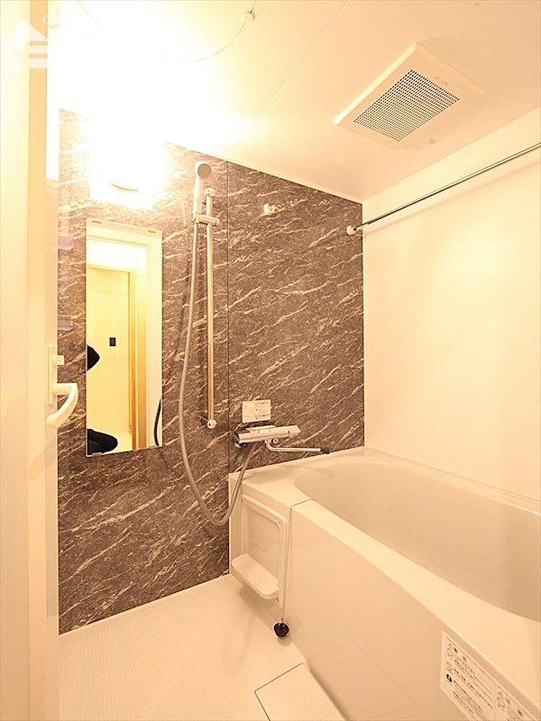 バス・シャワールーム　バスルーム