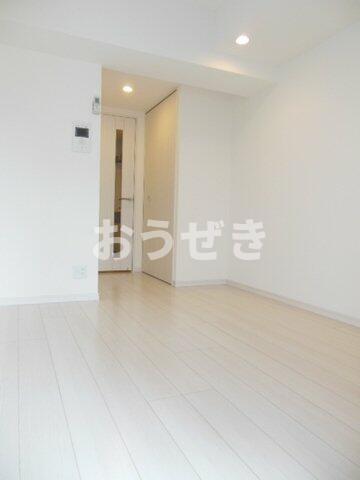 居室・リビング　居室にはダウンライトが付いて…?