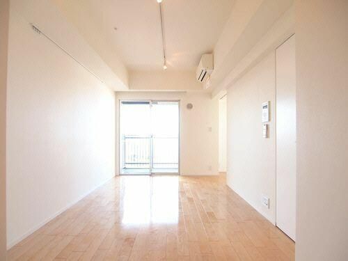 居室・リビング　☆明るい居間☆