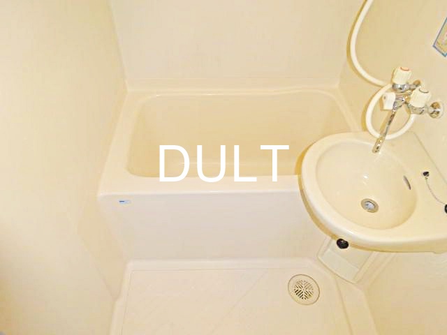 バス・シャワールーム　バスルームです。