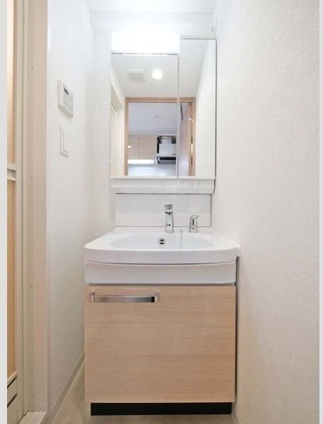 洗面設備　同シリーズの内装写真となります