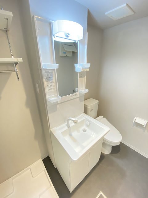 洗面設備　スペースが確保できる洗面所です